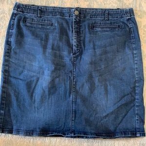 J Jill denim skirt.  Size 22 womens  Smooth fit with panels.